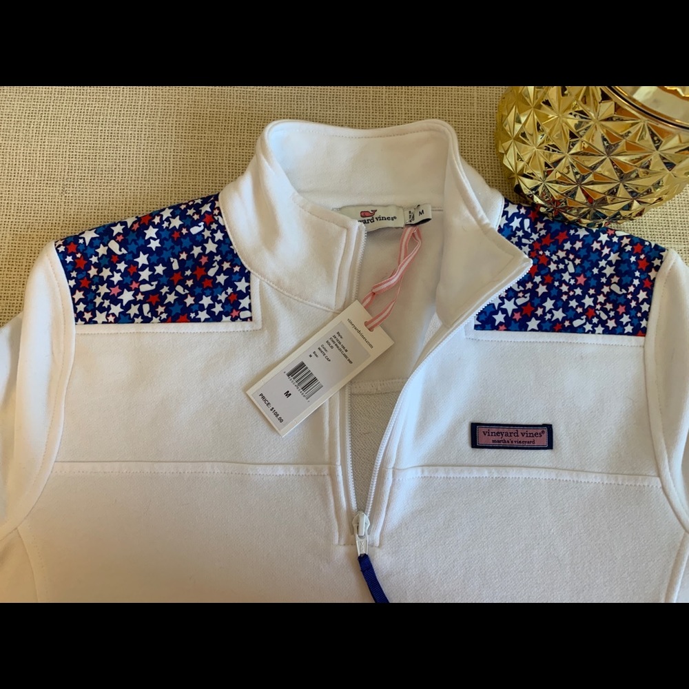 Vineyard Vines Star Whales Classic Shep size Med